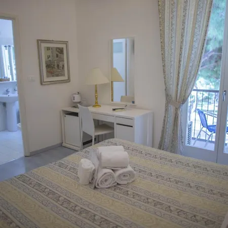 Ligure מלון 3*