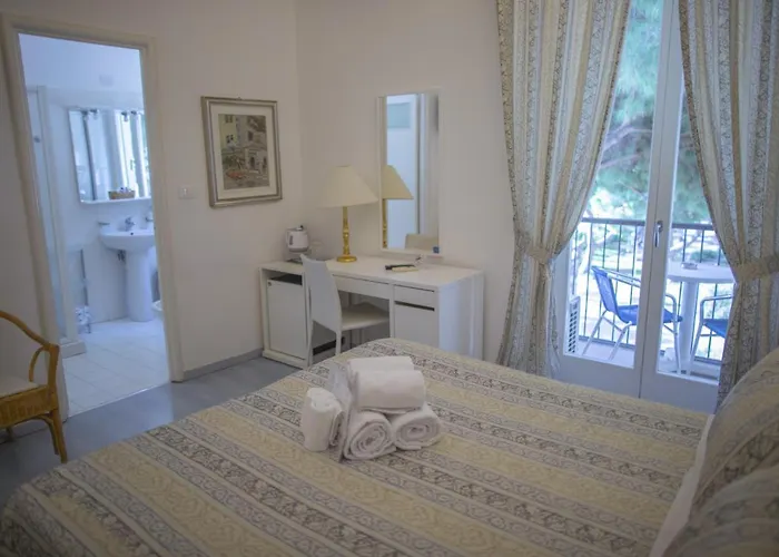 Ligure ホテル 3*