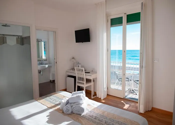 호텔 Ligure 3*