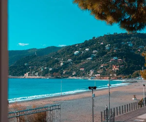호텔 Ligure 스포토르노
