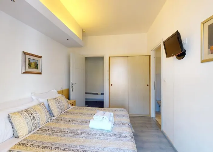 Ligure ホテル 3*